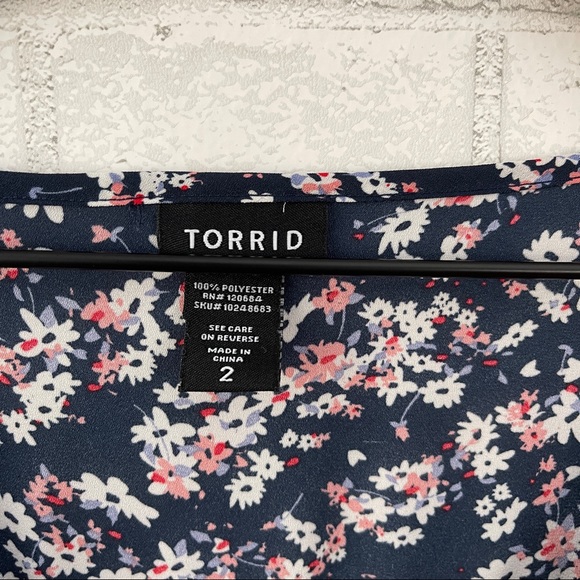 TORRID Navy Flowered Pocket Front Blouse - Picture 3 of 13